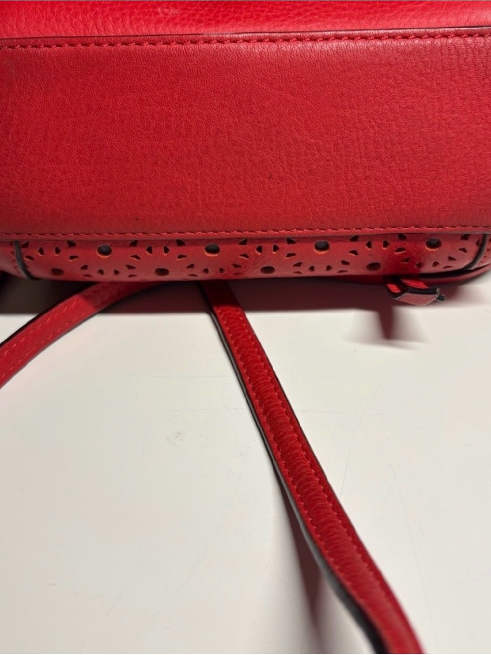 Kate Spade Perri Lane Looloo Crossbody Bag, EUC - Picture 4 of 5